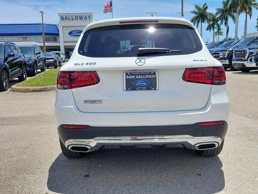 White 2022 Mercedes-Benz GLC 300 4MATIC