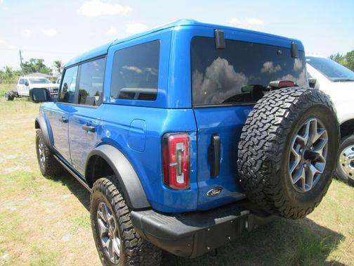 Blue Metallic 2025 Ford Bronco Badlands