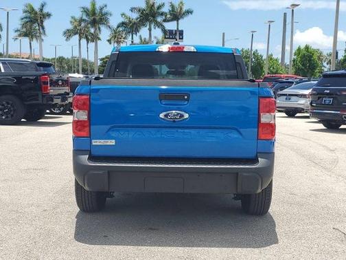 2022 Ford Maverick XL