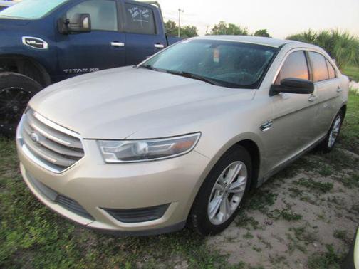 White Gold Metallic 2018 Ford Taurus SE