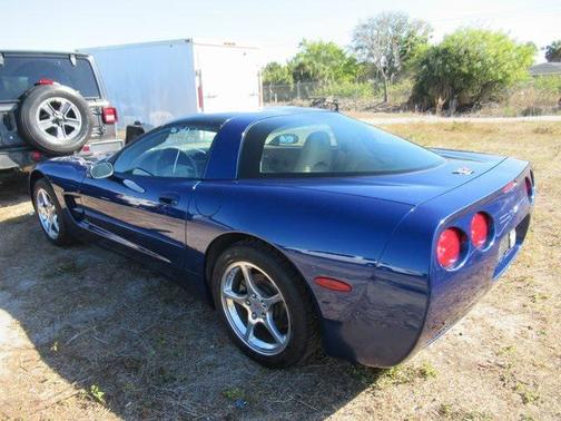 2004 Chevrolet Corvette Base