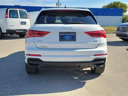 2023 Audi Q3 Premium