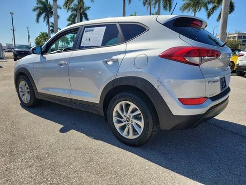 2017 Hyundai TUCSON SE