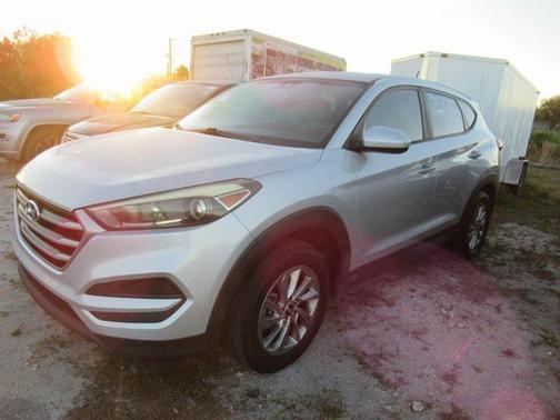 2017 Hyundai TUCSON SE