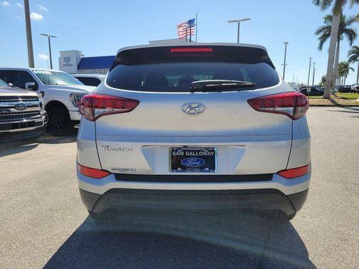 2017 Hyundai TUCSON SE