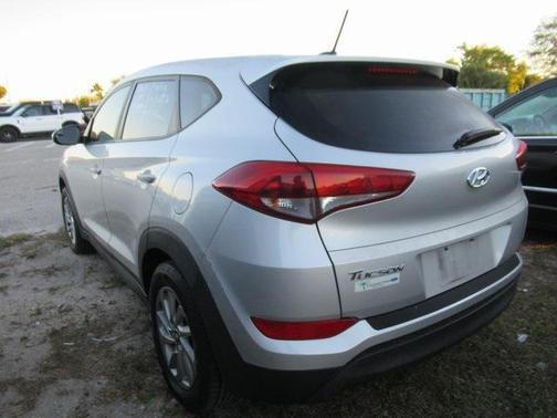 2017 Hyundai TUCSON SE
