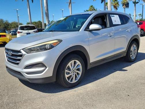 2017 Hyundai TUCSON SE