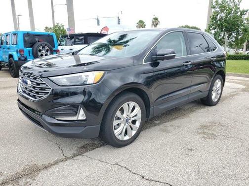 2022 Ford Edge Titanium