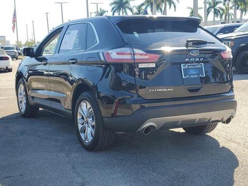 2022 Ford Edge Titanium