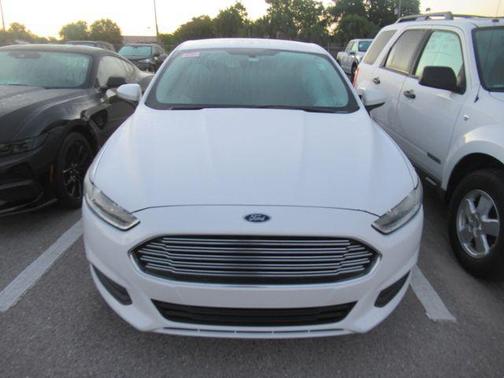 OXFORD WHITE 2015 Ford Fusion S