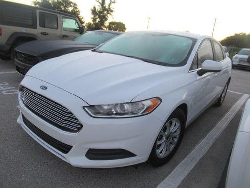 OXFORD WHITE 2015 Ford Fusion S
