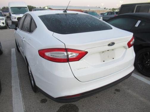 OXFORD WHITE 2015 Ford Fusion S
