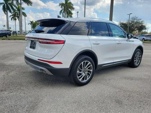 2022 Lincoln Corsair Standard