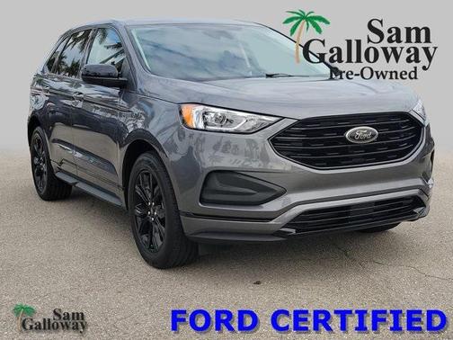 Gray Metallic 2022 Ford Edge SE