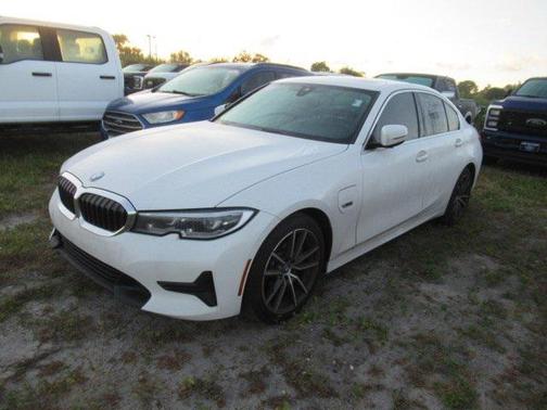 2022 BMW 330e iPerformance
