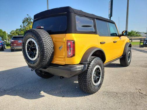 Orange Metallic 2022 Ford Bronco Badlands