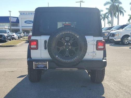 2022 Jeep Wrangler Willys