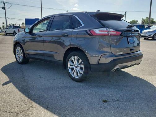Gray Metallic 2022 Ford Edge Titanium