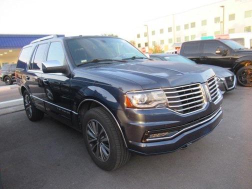 2015 Lincoln Navigator Base