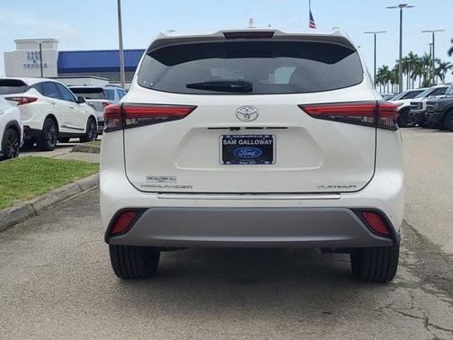 2020 Toyota Highlander Platinum