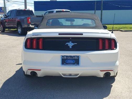2015 Ford Mustang V6