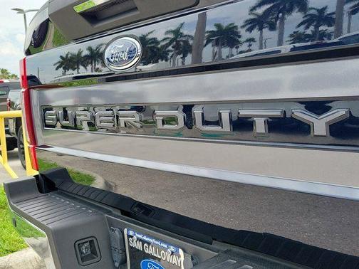 Blue Metallic 2022 Ford F-350 Lariat