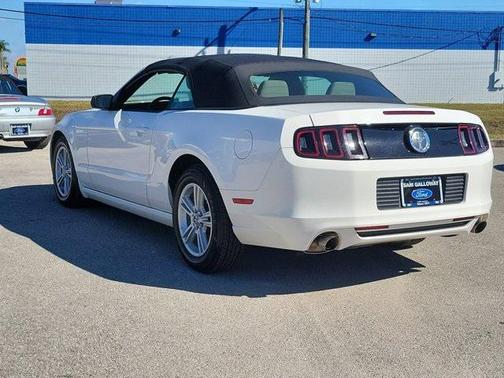 2013 Ford Mustang V6