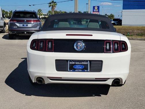 2013 Ford Mustang V6