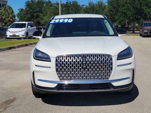 White Metallic 2023 Lincoln Corsair Standard