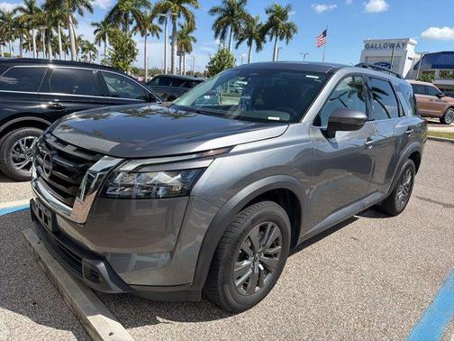 2023 Nissan Pathfinder SV