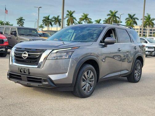 2023 Nissan Pathfinder SV