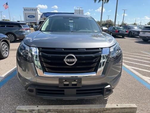 2023 Nissan Pathfinder SV