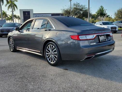 2017 Lincoln Continental Select