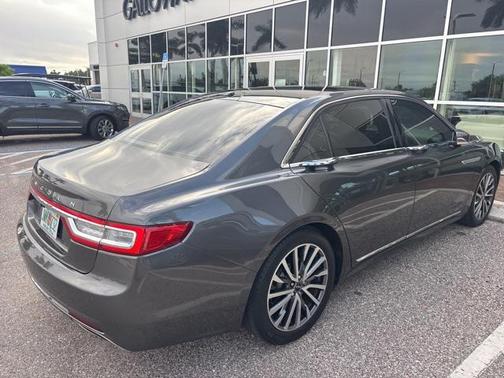 2017 Lincoln Continental Select