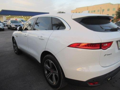 2017 Jaguar F-PACE 35t Prestige