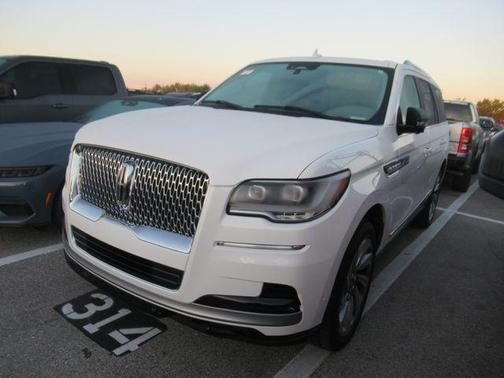 White Metallic 2023 Lincoln Navigator Reserve