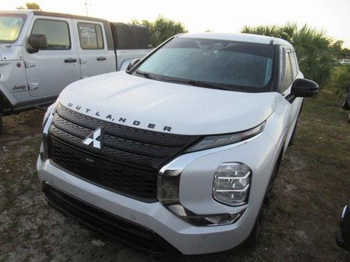 2023 Mitsubishi Outlander SE