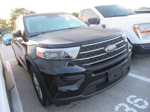 Black Metallic 2022 Ford Explorer XLT