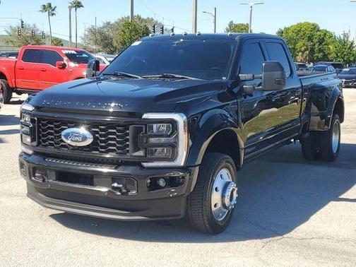 2023 Ford F-450 Lariat