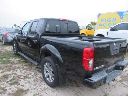 Magnetic Black Pearl 2021 Nissan Frontier SV