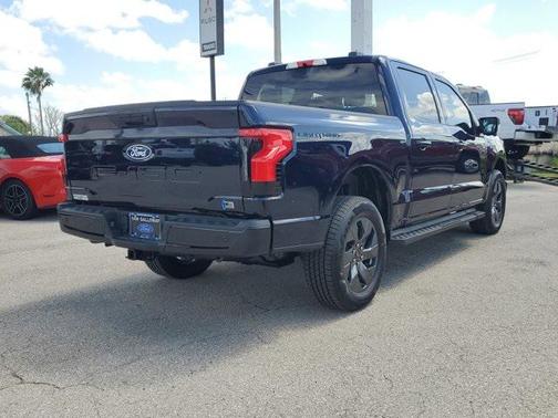 2025 Ford F-150 Lightning Flash