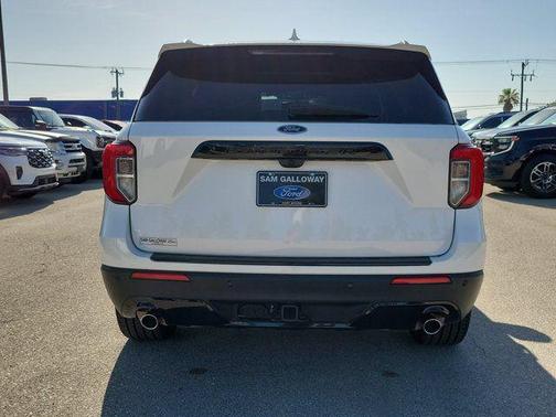 White Metallic 2022 Ford Explorer ST-Line