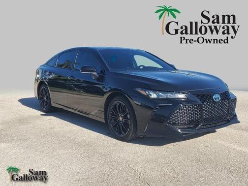 2022 Toyota Avalon Hybrid XSE
