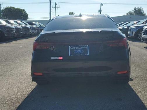 2022 Toyota Avalon Hybrid XSE