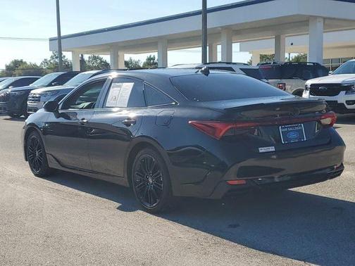 2022 Toyota Avalon Hybrid XSE