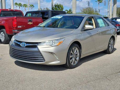 2017 Toyota Camry Hybrid XLE