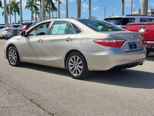 2017 Toyota Camry Hybrid XLE