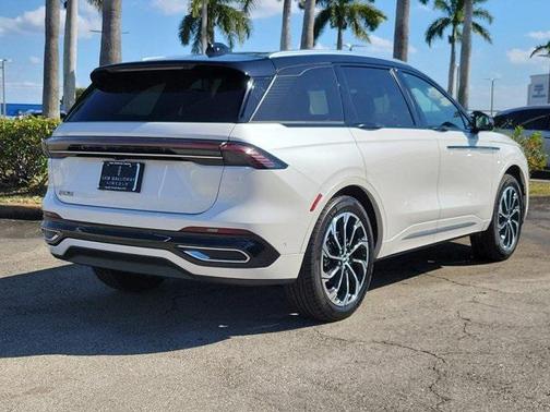 2024 Lincoln Nautilus Reserve