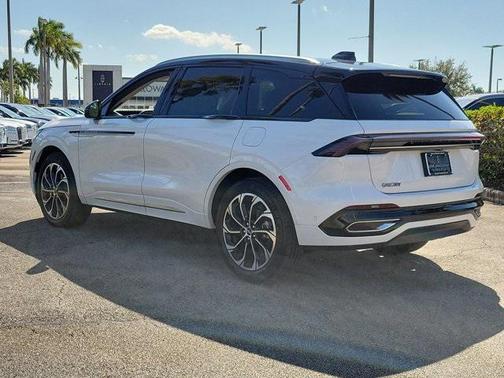 2024 Lincoln Nautilus Reserve