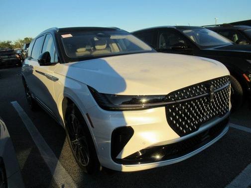 2024 Lincoln Nautilus Reserve